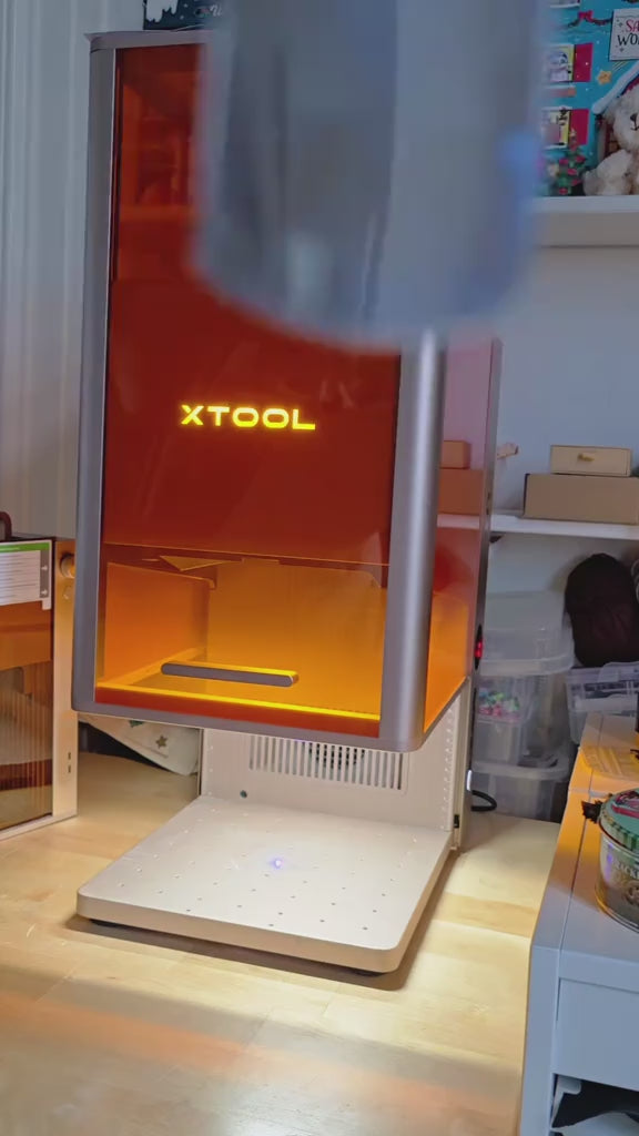 Carica video: ✨ Corso di incisione a colori Laser-AdCraft Academy